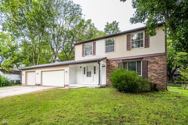 9320 Thornwood Drive, Indianapolis, IN 46250, photo 4 of 52