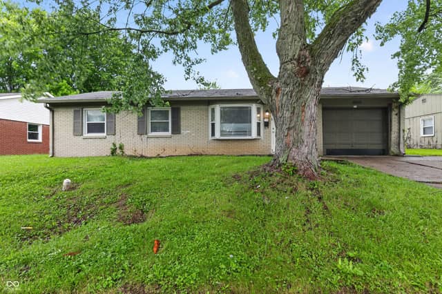 10025 Catalina Drive, Indianapolis, IN 46235, photo 3 of 15