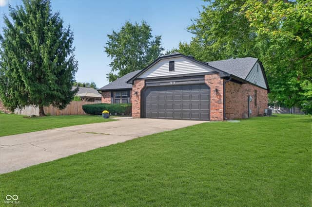 7416 Five Points Road, Indianapolis, IN 46259, photo 4 of 33
