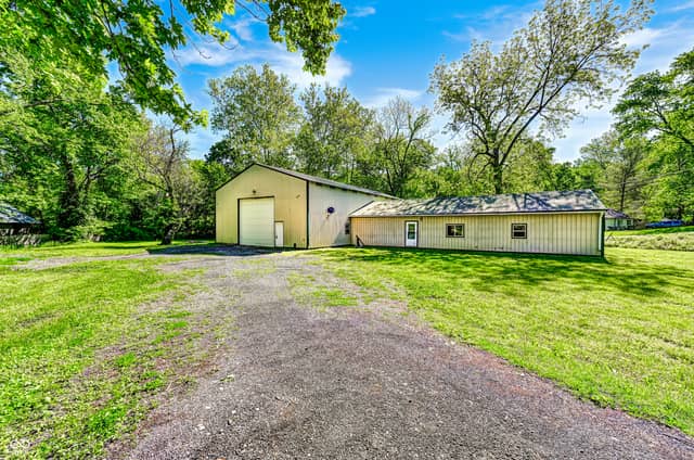 8740 Huggin Hollow Road, Martinsville, IN 46151, photo 3 of 33