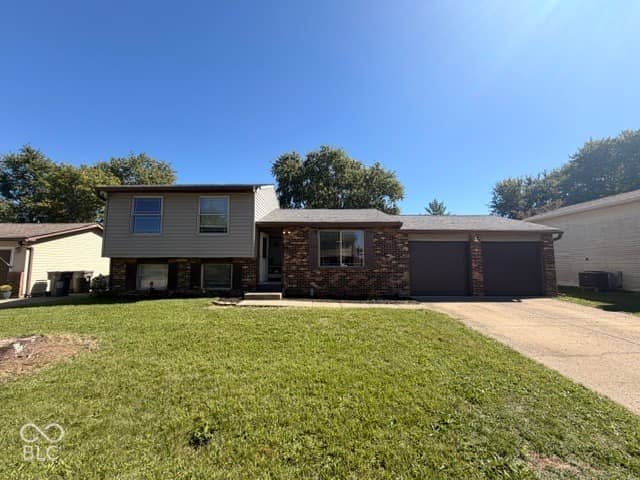 7545 Dornock Drive, Indianapolis, IN 46237, photo 3 of 20