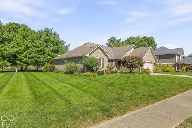 5484 Steven Drive, Greenwood, IN 46142, photo 4 of 35