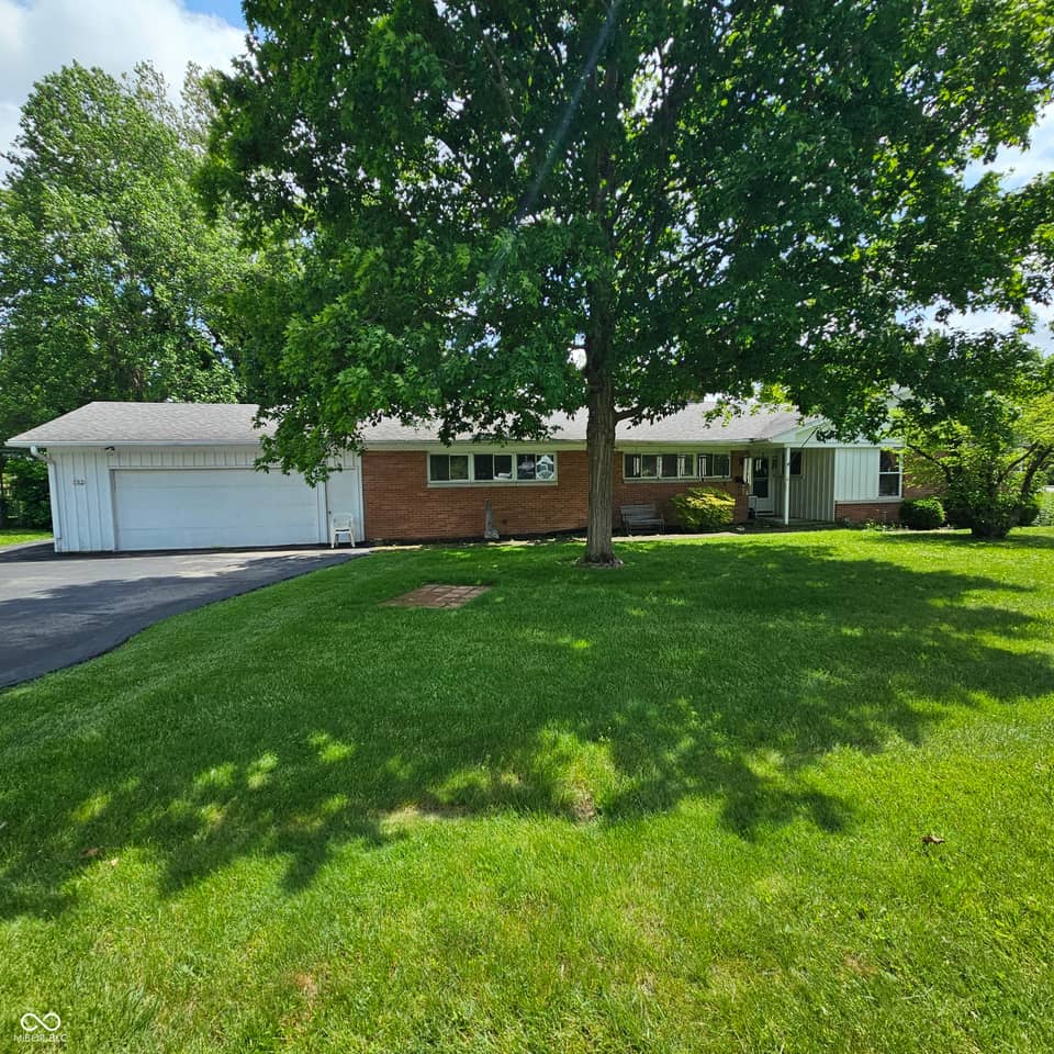 302 East Drive, Connersville