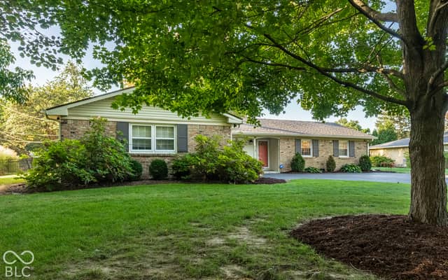 5913 Susan Drive E, Indianapolis, IN 46250, photo 5 of 42