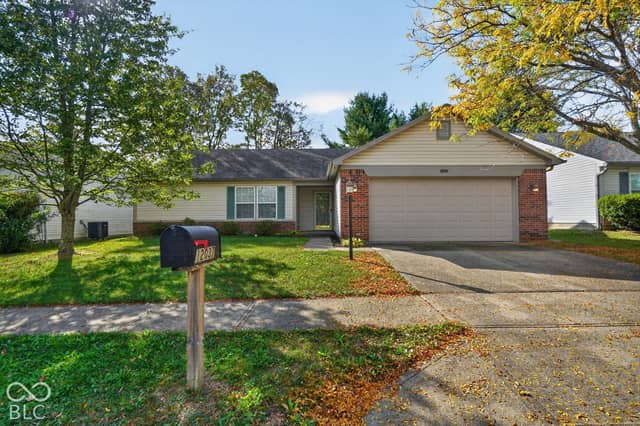 12037 Bearsdale Drive, Indianapolis, IN 46235, photo 2 of 30