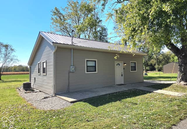 405 W Pearl Street, Waldron, IN 46182, photo 2 of 19