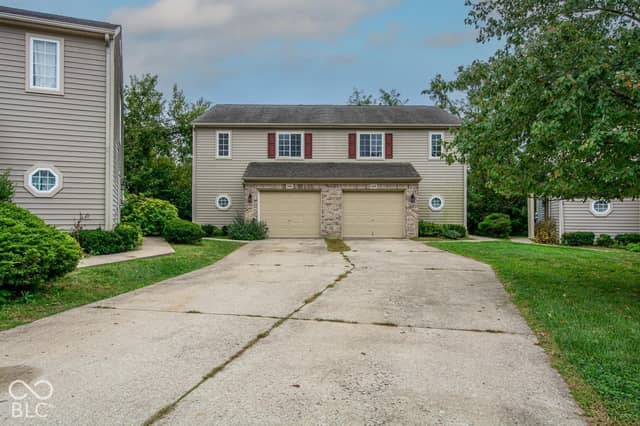 606 Bayberry Court W, Bloomington, IN 47401, photo 2 of 25