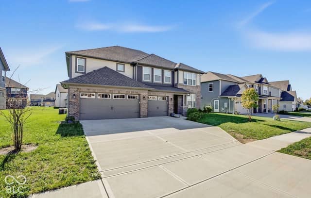 929 Garrison Drive, Greenwood, IN 46143, photo 2 of 49