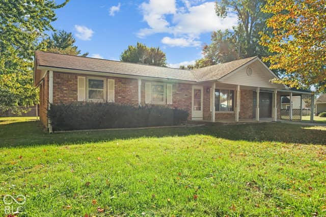 20 N Middleton Drive, Franklin, IN 46131, photo 4 of 33