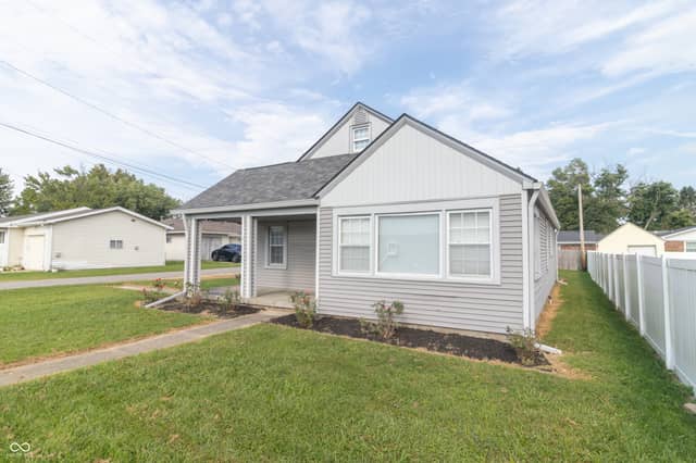 621 Apple Street, Greenfield, IN 46140, photo 3 of 32