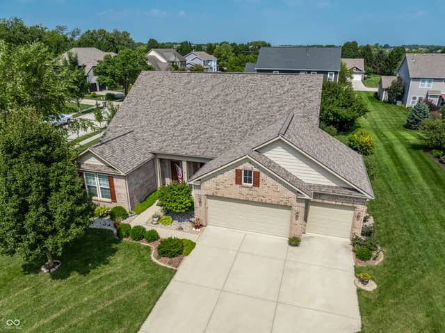 7658 Winding Lake Drive S, Noblesville, IN 46062, photo 2 of 29