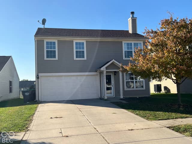 1476 Pencross Lane, Greenwood, IN 46143, photo 2 of 18