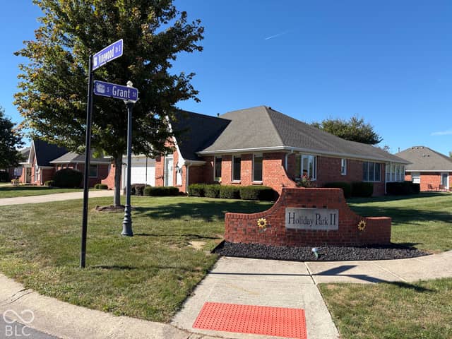 396 Vinewood Drive S, Brownsburg, IN 46112, photo 3 of 35