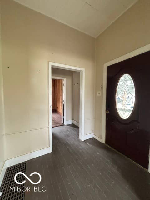 200 N Center, Francisco, IN 47649, photo 3 of 32