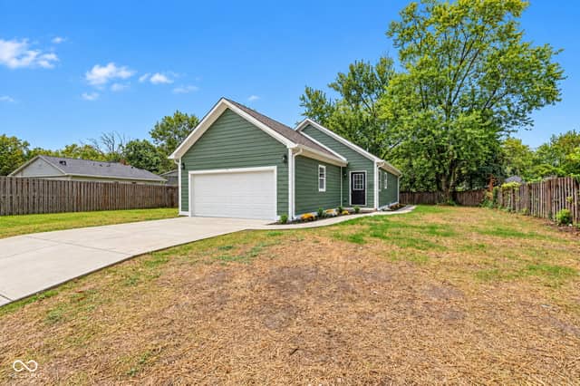 9920 Maurine Drive, Indianapolis, IN 46235, photo 3 of 34