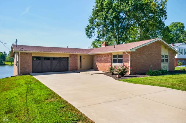 3783 W North Wood Lake Drive, Columbus, IN 47201, photo 2 of 84