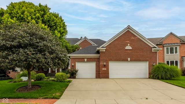 8039 Heyward Drive, Indianapolis, IN 46250, photo 4 of 71