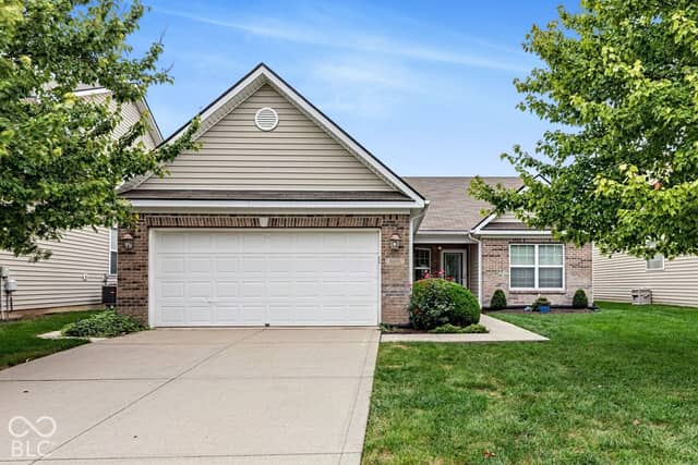 6656 W Deer Hill Drive, McCordsville, IN 46055, photo 2 of 33