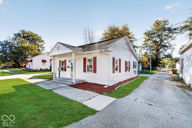 17 W Brown Street, Knightstown, IN 46148, photo 2 of 12