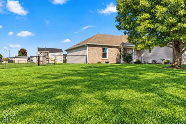 868 Quarterhorse Run, Bargersville, IN 46106, photo 5 of 30
