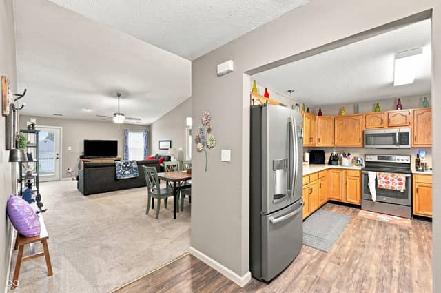 9717 Treyburn Green Way, Indianapolis, IN 46239, photo 5 of 30