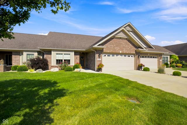 4111 Melbourne Drive, Columbus, IN 47203, photo 3 of 72