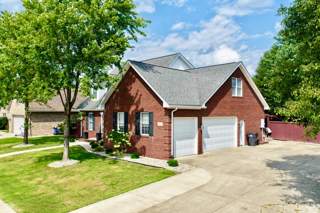 6994 Meredith Drive, Seymour, IN 47274, photo 4 of 57