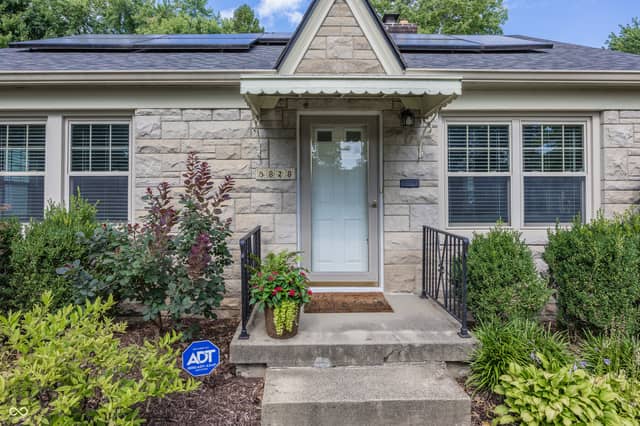 5828 Indianola Avenue, Indianapolis, IN 46220, photo 4 of 29