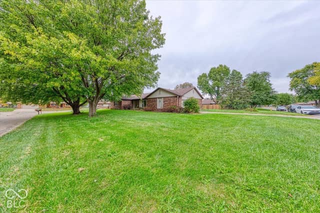 596 S Yeagy Court, Greenwood, IN 46142, photo 4 of 34
