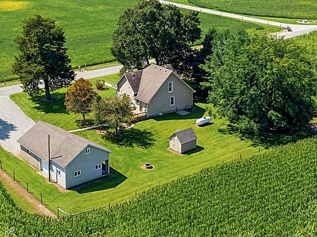 1386 E 700 N, Fortville, IN 46040, photo 2 of 21