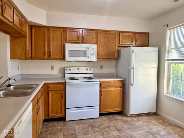 103 Woodberry Drive, Danville, IN 46122, photo 3 of 11