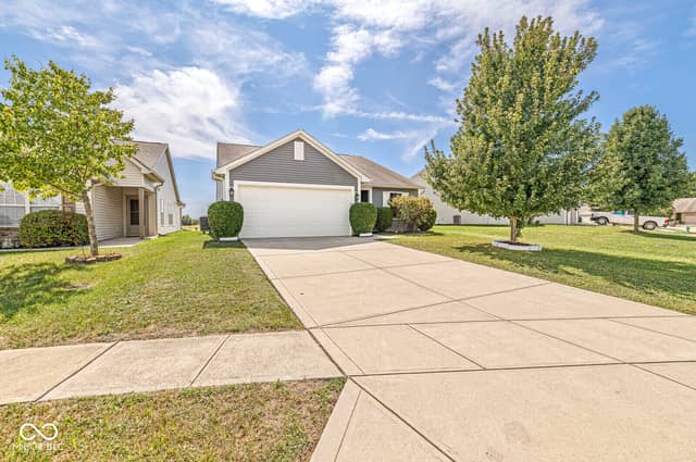 6547 Emerald Ridge Court, Indianapolis, IN 46221, photo 3 of 27
