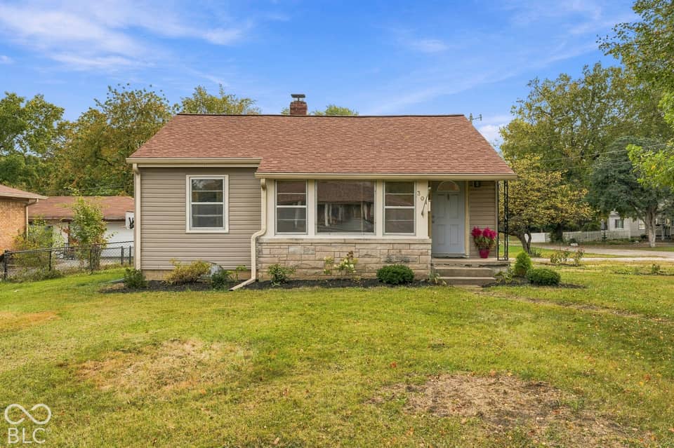 301 N Pasadena Street, Indianapolis, IN 46219, photo 1 of 27