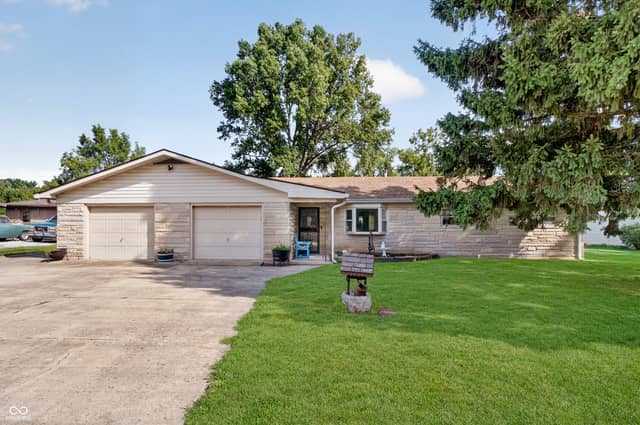 10420 Bradford Road, Avon, IN 46123, photo 2 of 43