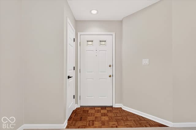 9503 Cadbury Circle, Indianapolis, IN 46260, photo 4 of 28