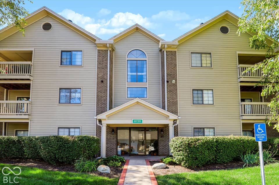 8720 Yardley Court #200, Indianapolis