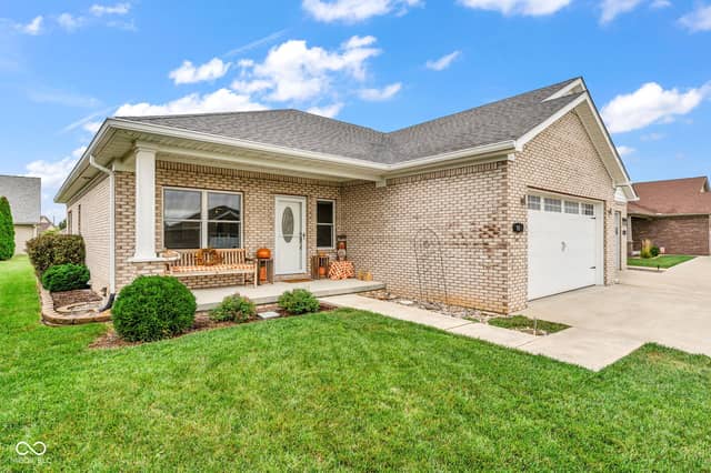 11 Bridge Hampton Drive, Crawfordsville, IN 47933, photo 3 of 30