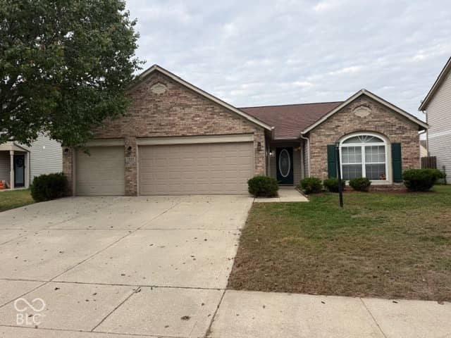 7208 Glenwick Boulevard, Indianapolis, IN 46217, photo 1 of 44