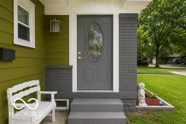 3751 Creston Drive, Indianapolis, IN 46222, photo 3 of 41