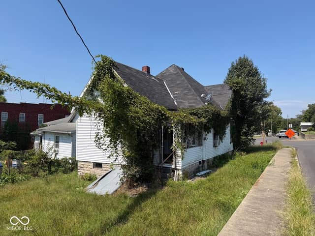 702 15th Street, Bedford, IN 47421, photo 2 of 11