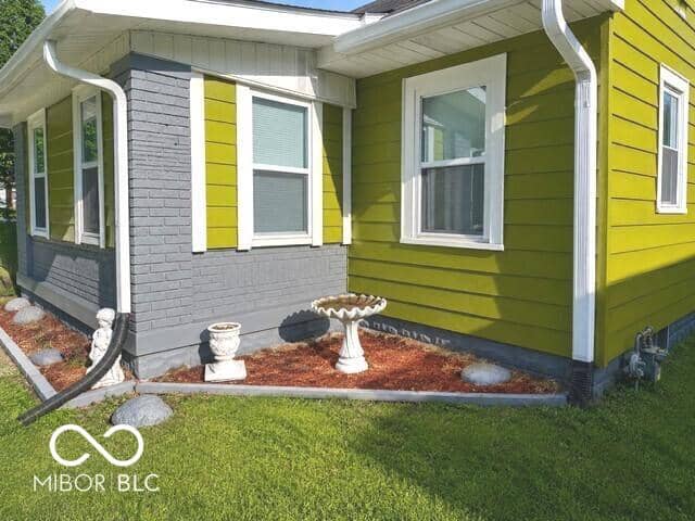 3751 Creston Drive, Indianapolis, IN 46222, photo 5 of 41