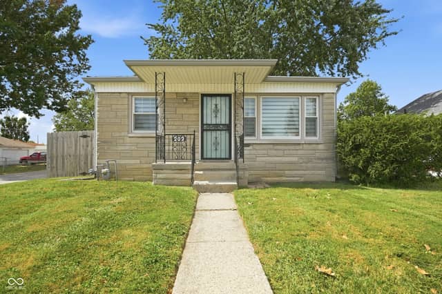 202 N 18th Avenue, Beech Grove, IN 46107, photo 2 of 44