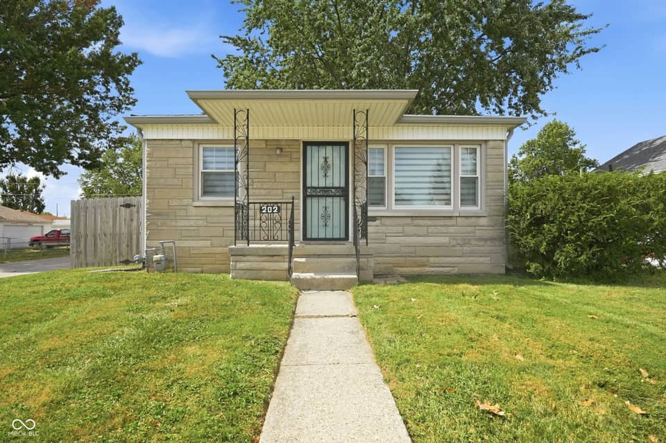 202 N 18th Avenue, Beech Grove, IN 46107, photo 1 of 44