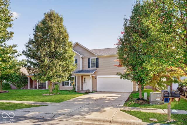 839 Stonehurst Drive, Franklin, IN 46131, photo 3 of 37