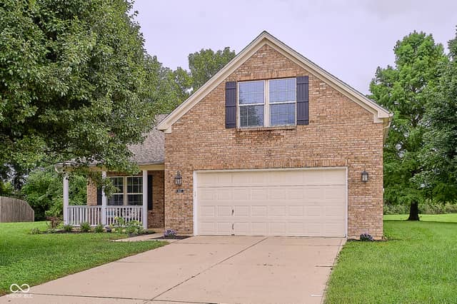 1563 Dale Court, Greenfield, IN 46140, photo 3 of 34