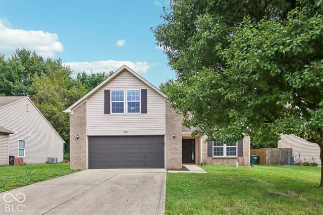 976 Webb Drive, Greenfield, IN 46140, photo 2 of 35