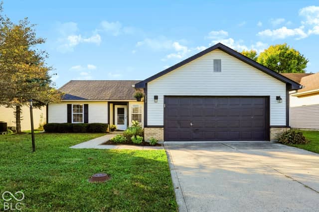 203 E Pine Ridge Drive, Westfield, IN 46074, photo 2 of 27