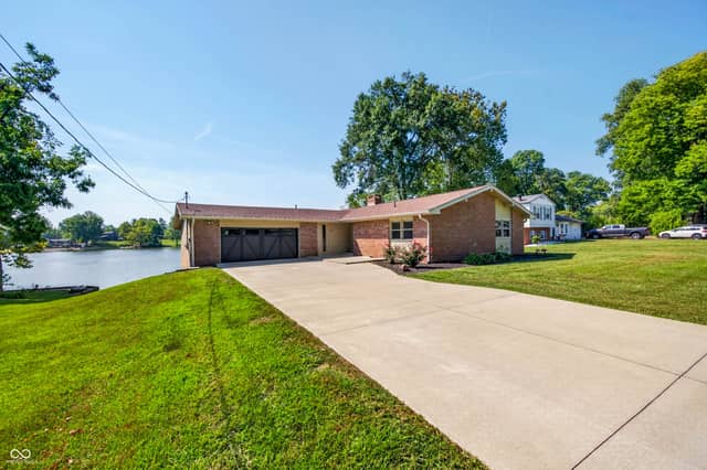 3783 W North Wood Lake Drive, Columbus, IN 47201, photo 4 of 84