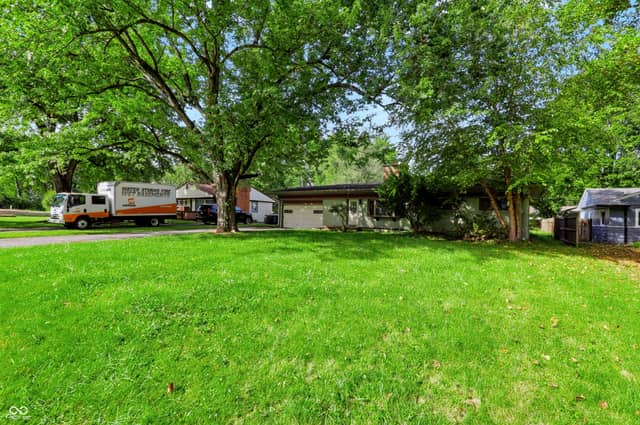 6410 N Oxford Street, Indianapolis, IN 46220, photo 5 of 47