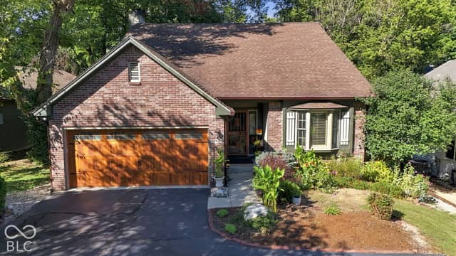 650 W Oak Street, Zionsville, IN 46077, photo 5 of 20